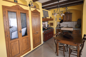 La cucina componibile ed in finta muratura Tosca è l'ideale per coloro ai quali piace lo stile rustico
